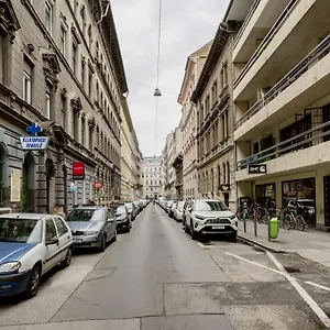 https://3bedroom-center-apartment.inbudapesthotels.com